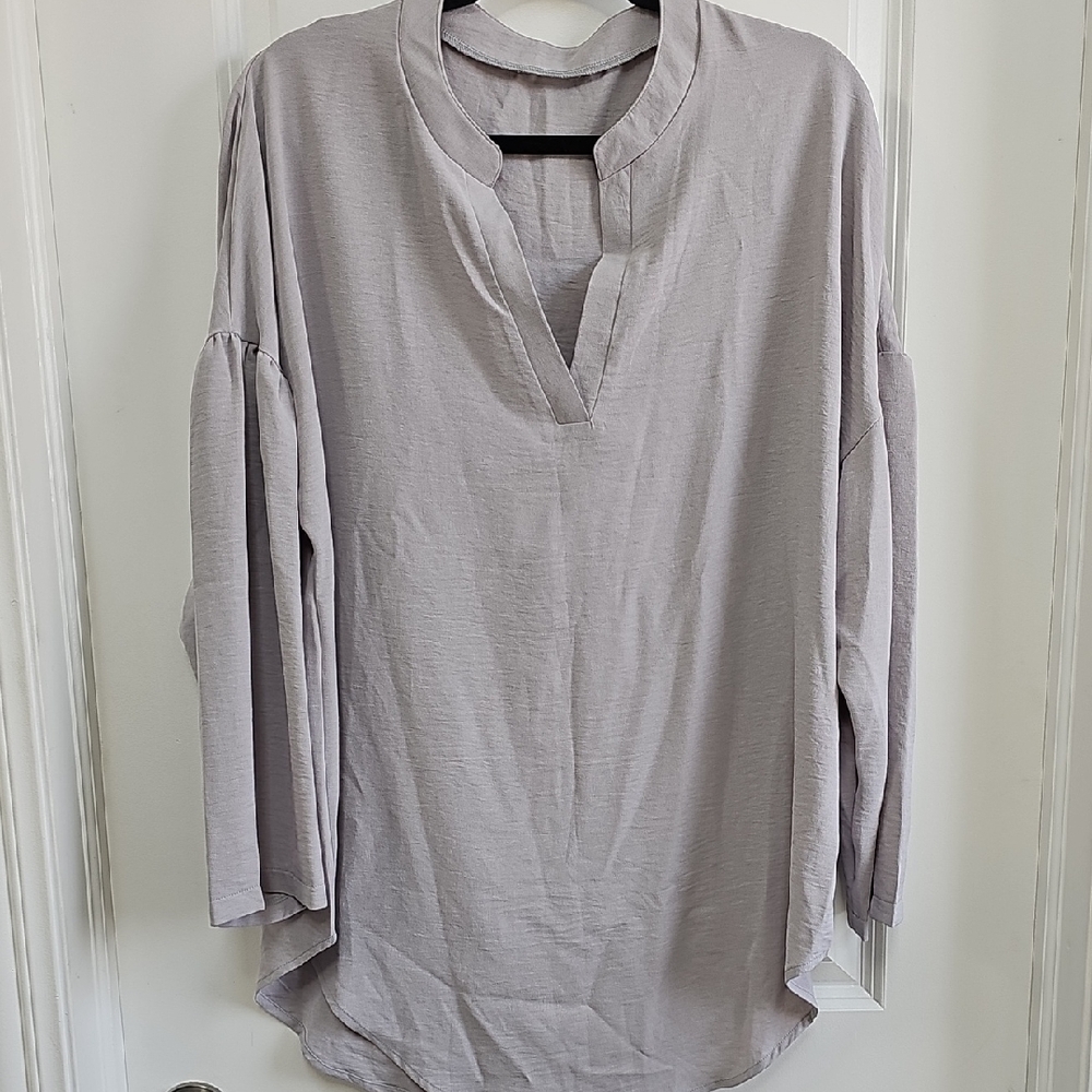 NWOT Women's Gray Tunic Top